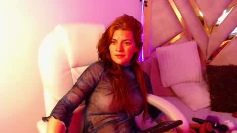 Snapshot of christine_f chatting on February 2025 06:31:02 PM Val riess -- Instagram free online show from February 2025 06:31:02 PM
