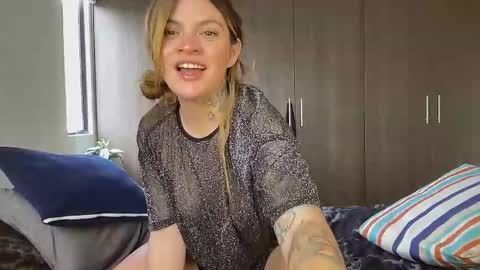 Snapshot of christine_f chatting on September 2025 04:52:02 PM Val riess -- Instagram free online show from September 2025 04:52:02 PM