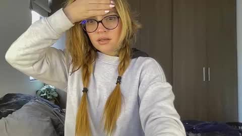 Snapshot of christine_f chatting on September 2025 07:48:01 PM Val riess -- Instagram free online show from September 2025 07:48:01 PM