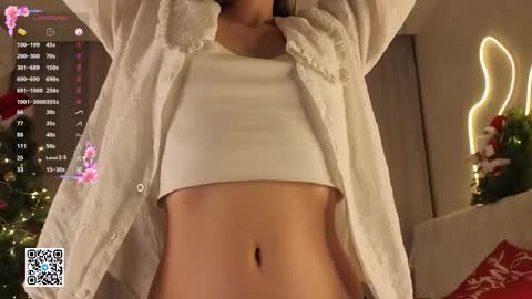 Snapshot of christinfinnie chatting on December 2025 07:53:02 PM Ellie online show from December 2025 07:53:02 PM