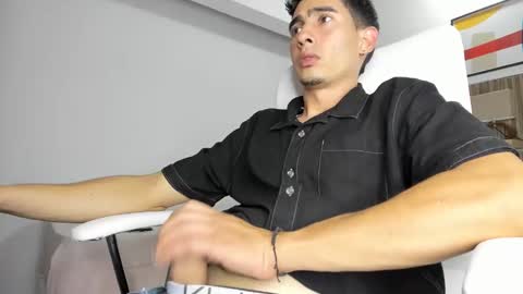 Snapshot of christoper_dick chatting on March 2025 03:44:01 AM Petite Horny and chistoper dick online show from March 2025 03:44:01 AM