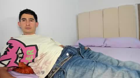 Snapshot of christoper_dick chatting on January 2026 03:20:01 AM Petite Horny and chistoper dick online show from January 2026 03:20:01 AM