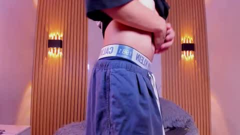 Chrisopher Hunter online show from March 2026 04:27:01 AM