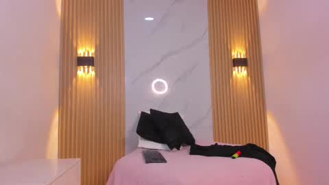 Chrisopher Hunter online show from March 2026 04:01:01 AM