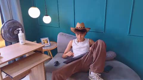 Chris online show from August 2026 08:00:01 PM