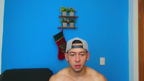 Snapshot of christopher_w chatting on December 2024 11:40:01 PM Christopher online show from December 2024 11:40:01 PM