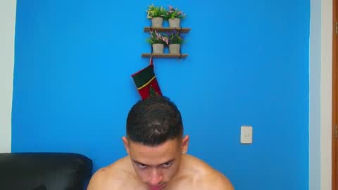 Snapshot of christopher_w chatting on December 2024 01:42:01 AM Christopher online show from December 2024 01:42:01 AM