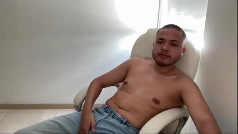 Snapshot of christopherdav chatting on December 2024 06:28:01 PM Chris online show from December 2024 06:28:01 PM