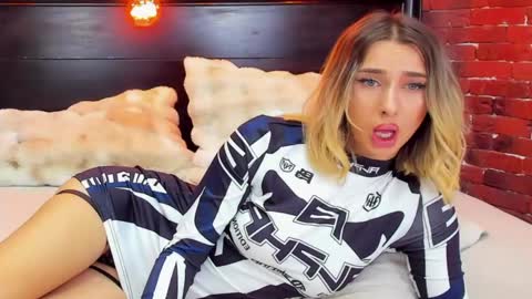 christyna_ross online show from May 2026 07:30:01 PM