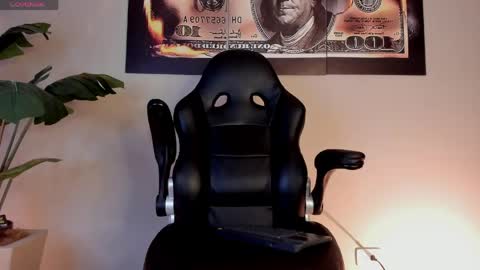 chrizmacgregor online show from April 2026 01:42:02 AM