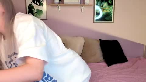EvaBlonde TayaBrunette EliieBlack hair online show from May 2026 02:22:01 PM