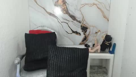 chrystal hotty online show from September 2025 12:26:01 PM