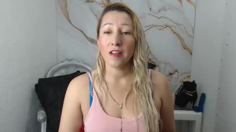 chrystal hotty online show from September 2025 12:51:01 PM