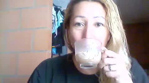 chrystal hotty online show from September 2025 04:07:01 PM