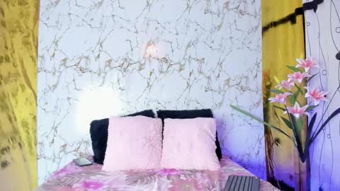 Christal Golden online show from September 2025 06:35:01 PM