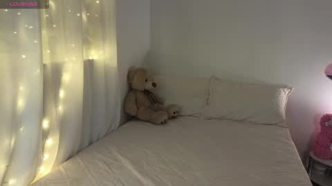 Mia online show from January 2025 03:49:02 AM