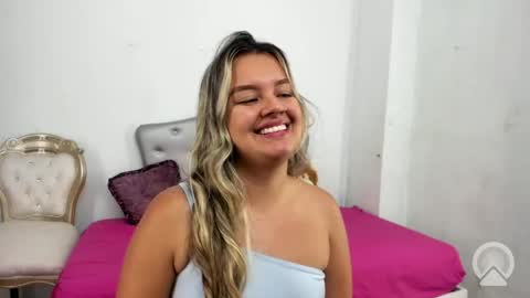 Snapshot of cielo_sky_blue chatting on May 2026 02:20:02 AM Azul online show from May 2026 02:20:02 AM