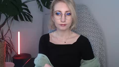 Snapshot of cinderellamoon chatting on April 2026 05:27:02 AM Cinderella online show from April 2026 05:27:02 AM