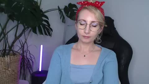 Snapshot of cinderellamoon chatting on May 2026 05:25:01 AM Cinderella online show from May 2026 05:25:01 AM