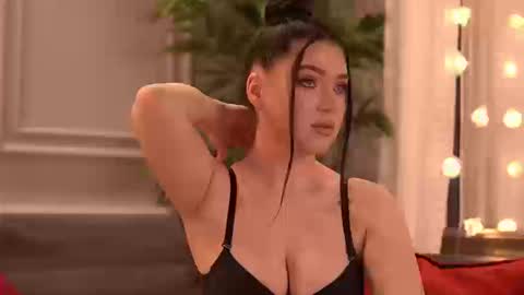 Cindy online show from March 2026 06:52:01 AM