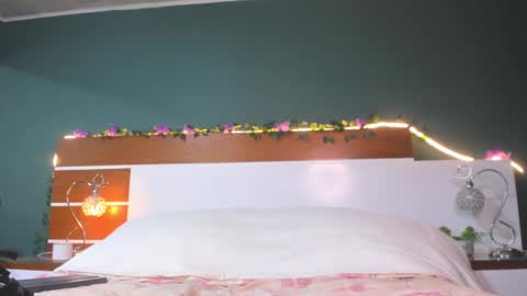 Snapshot of cinna_roux_ chatting on October 2025 08:05:01 PM Karla online show from October 2025 08:05:01 PM