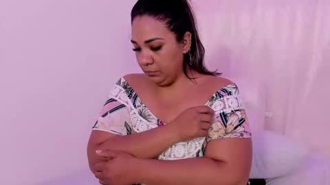 Snapshot of cinnamon_skin01 chatting on March 2026 10:01:01 AM Nailha online show from March 2026 10:01:01 AM