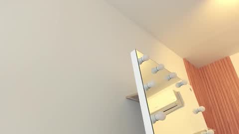 Cintia online show from November 2025 12:17:01 PM