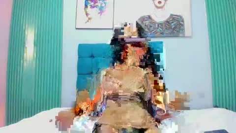 Cintia  online show from April 2026 12:33:01 AM