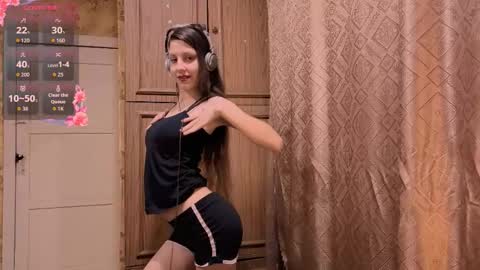 Lisa Salivan online show from November 2025 12:22:02 AM