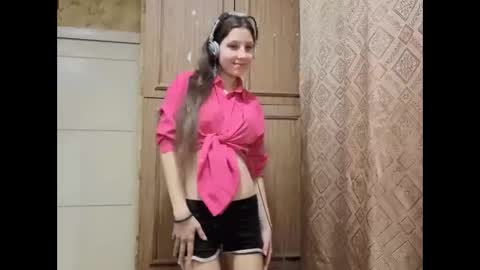 Lisa Salivan online show from November 2025 11:48:01 PM