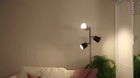 Sandy online show from October 2025 08:08:02 PM