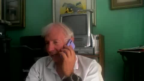 Snapshot of ciuk chatting on October 2025 09:28:02 AM ciuk online show from October 2025 09:28:02 AM