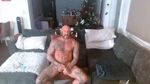 Snapshot of cjmadisonxxx chatting on December 2024 06:35:02 AM SoFLoBiHungDude online show from December 2024 06:35:02 AM
