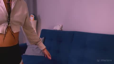 Claire online show from November 2025 04:18:01 PM