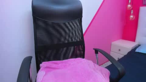 Snapshot of claire_aristizabal chatting on February 2025 04:15:02 AM claire aristizabal online show from February 2025 04:15:02 AM