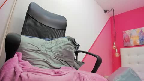 Snapshot of claire_aristizabal chatting on February 2025 07:12:02 AM claire aristizabal online show from February 2025 07:12:02 AM