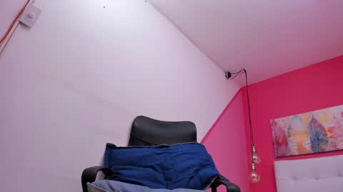 Snapshot of claire_aristizabal chatting on February 2025 09:56:02 AM claire aristizabal online show from February 2025 09:56:02 AM