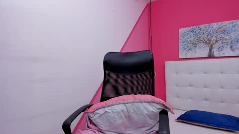 Snapshot of claire_aristizabal chatting on March 2025 11:05:01 AM claire aristizabal online show from March 2025 11:05:01 AM