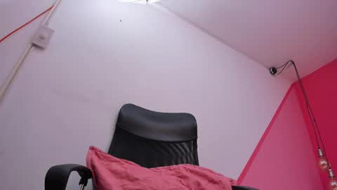 Snapshot of claire_aristizabal chatting on March 2025 06:43:01 AM claire aristizabal online show from March 2025 06:43:01 AM