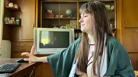 Claire Moulin online show from June 2026 08:39:01 AM
