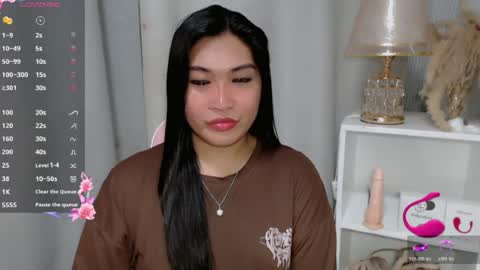 Snapshot of claire_wntr chatting on June 2026 05:08:01 PM CLAIRE online show from June 2026 05:08:01 PM
