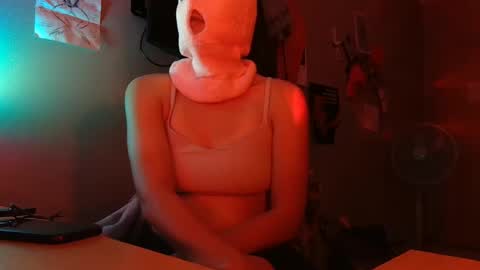Snapshot of claireblunt chatting on September 2025 04:13:02 AM Claire online show from September 2025 04:13:02 AM