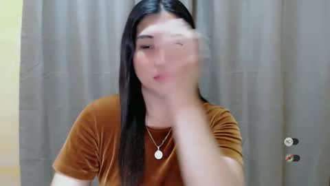 Snapshot of clairewntr_ chatting on December 2024 08:19:02 AM CLAIRE online show from December 2024 08:19:02 AM