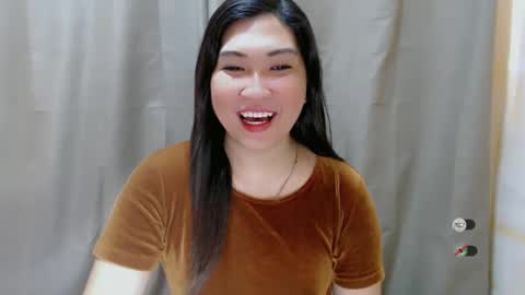 Snapshot of clairewntr_ chatting on December 2024 04:23:02 AM CLAIRE online show from December 2024 04:23:02 AM