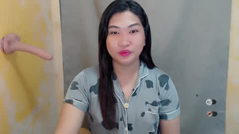 Snapshot of clairewntr_ chatting on December 2024 03:39:01 AM CLAIRE online show from December 2024 03:39:01 AM