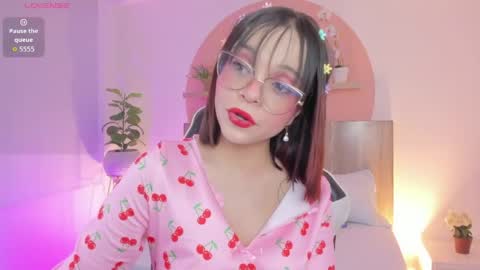 C L A R A online show from May 2026 04:39:01 AM