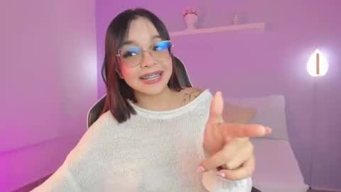 C L A R A online show from June 2026 08:18:02 PM