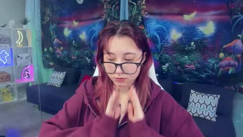 Snapshot of clarabenson chatting on November 2025 07:25:02 PM clarabenson online show from November 2025 07:25:02 PM