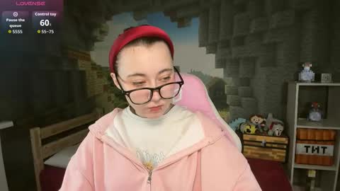 Snapshot of clarabenson chatting on January 2026 06:33:01 PM clarabenson online show from January 2026 06:33:01 PM