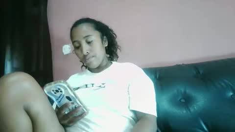 Snapshot of clarah0123 chatting on June 2026 11:01:02 AM Clarah0123 online show from June 2026 11:01:02 AM